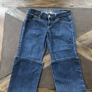 Tag Jeans